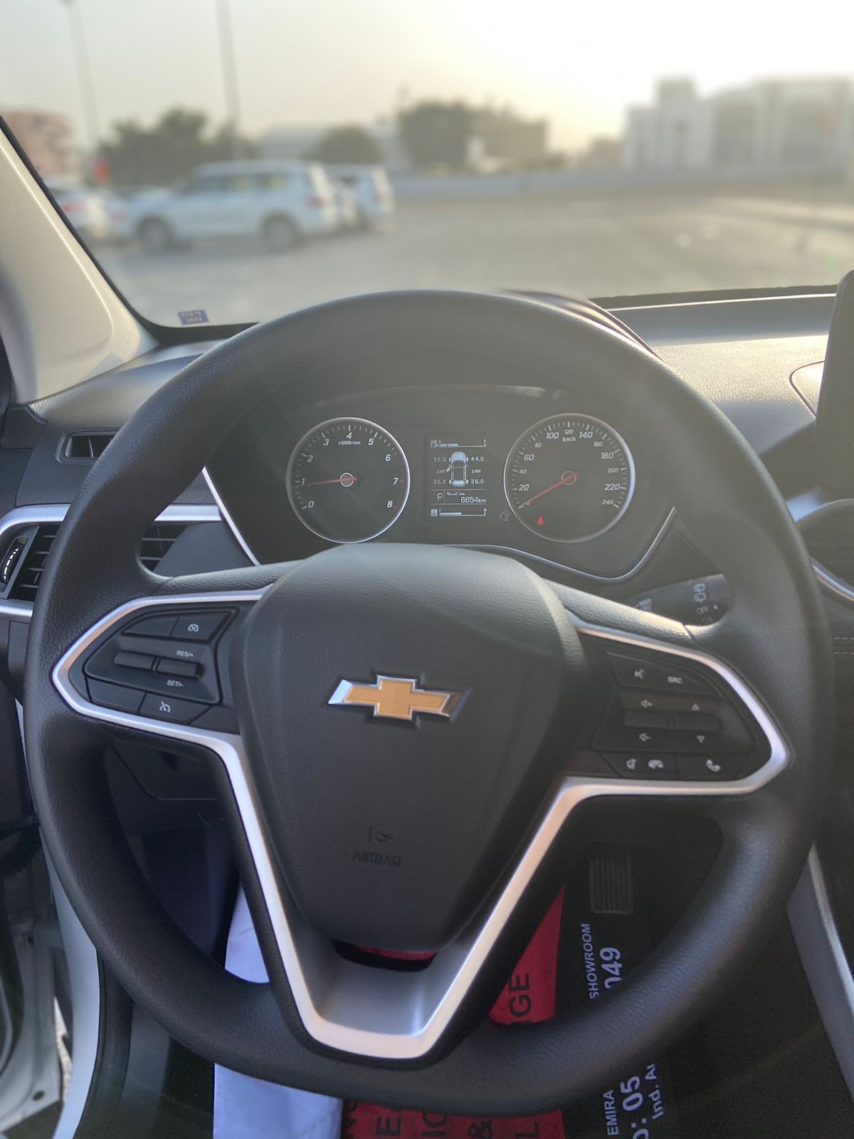Chevrolet white - Image 2