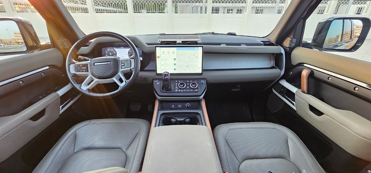 Land Rover Defender - Image 4