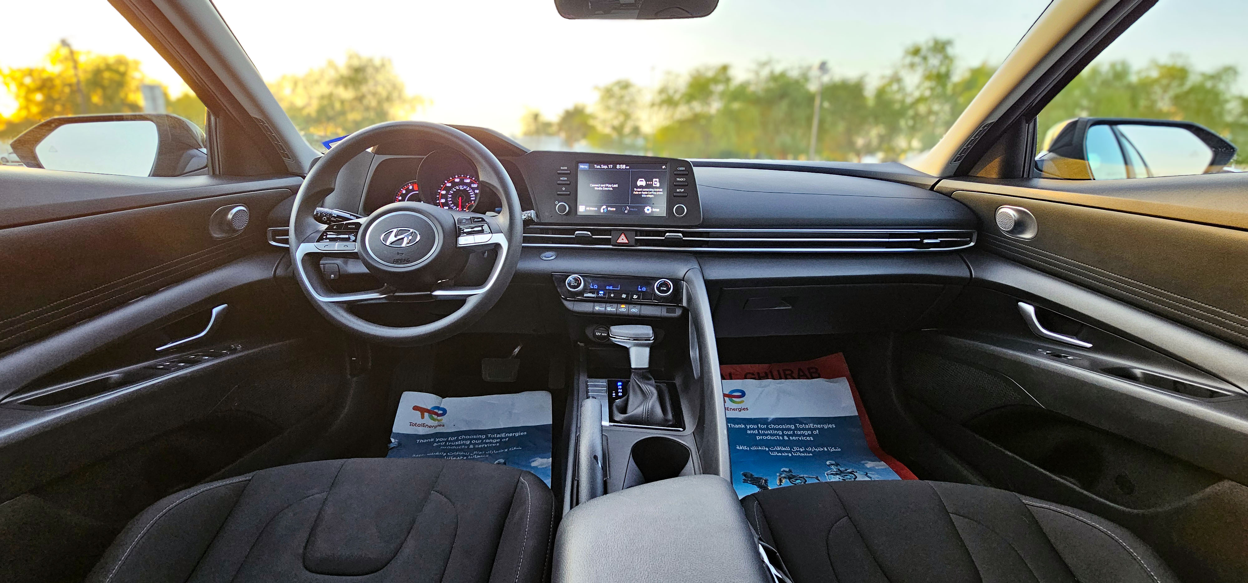 Hyundai  Elantra - Image 4
