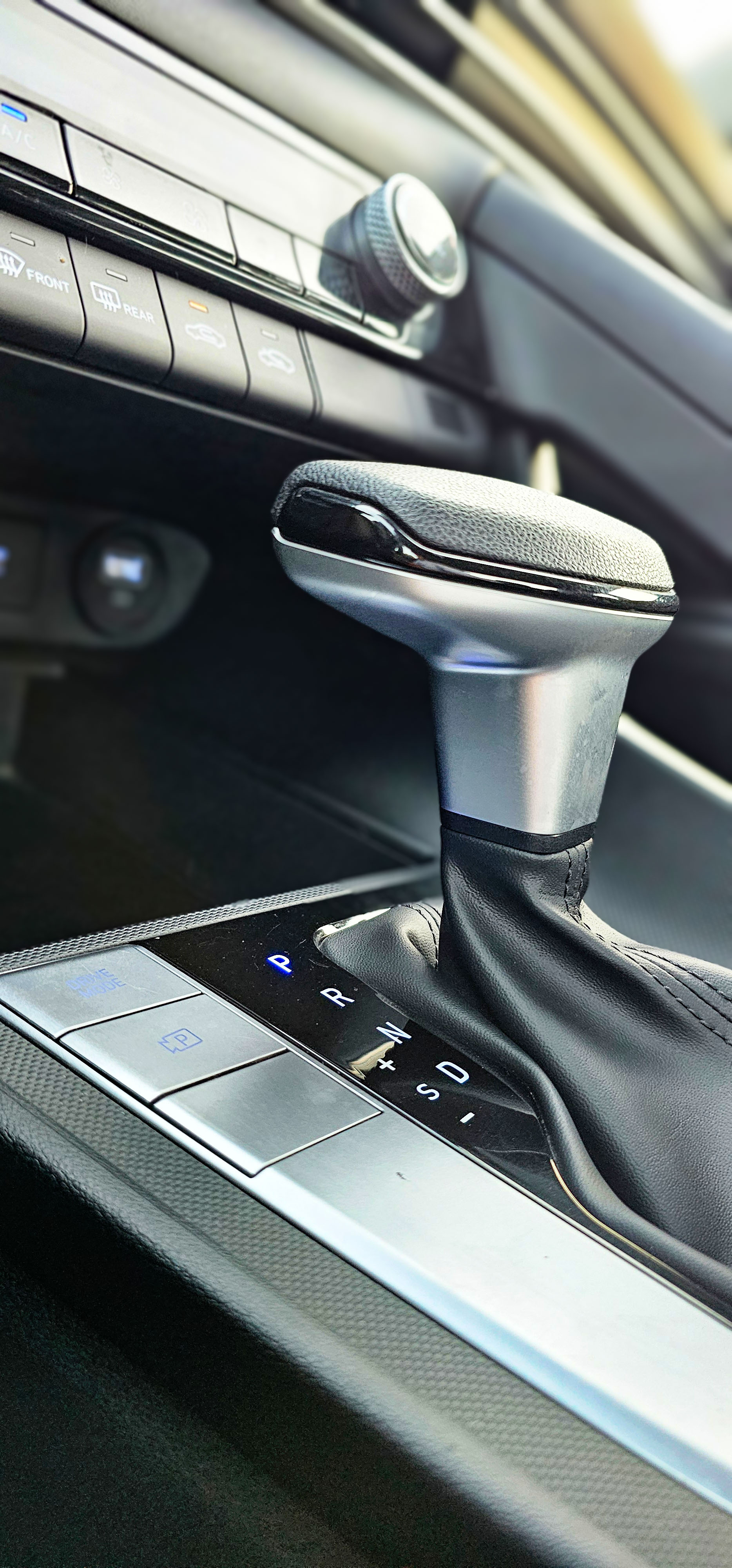 Hyundai  Elantra - Image 16