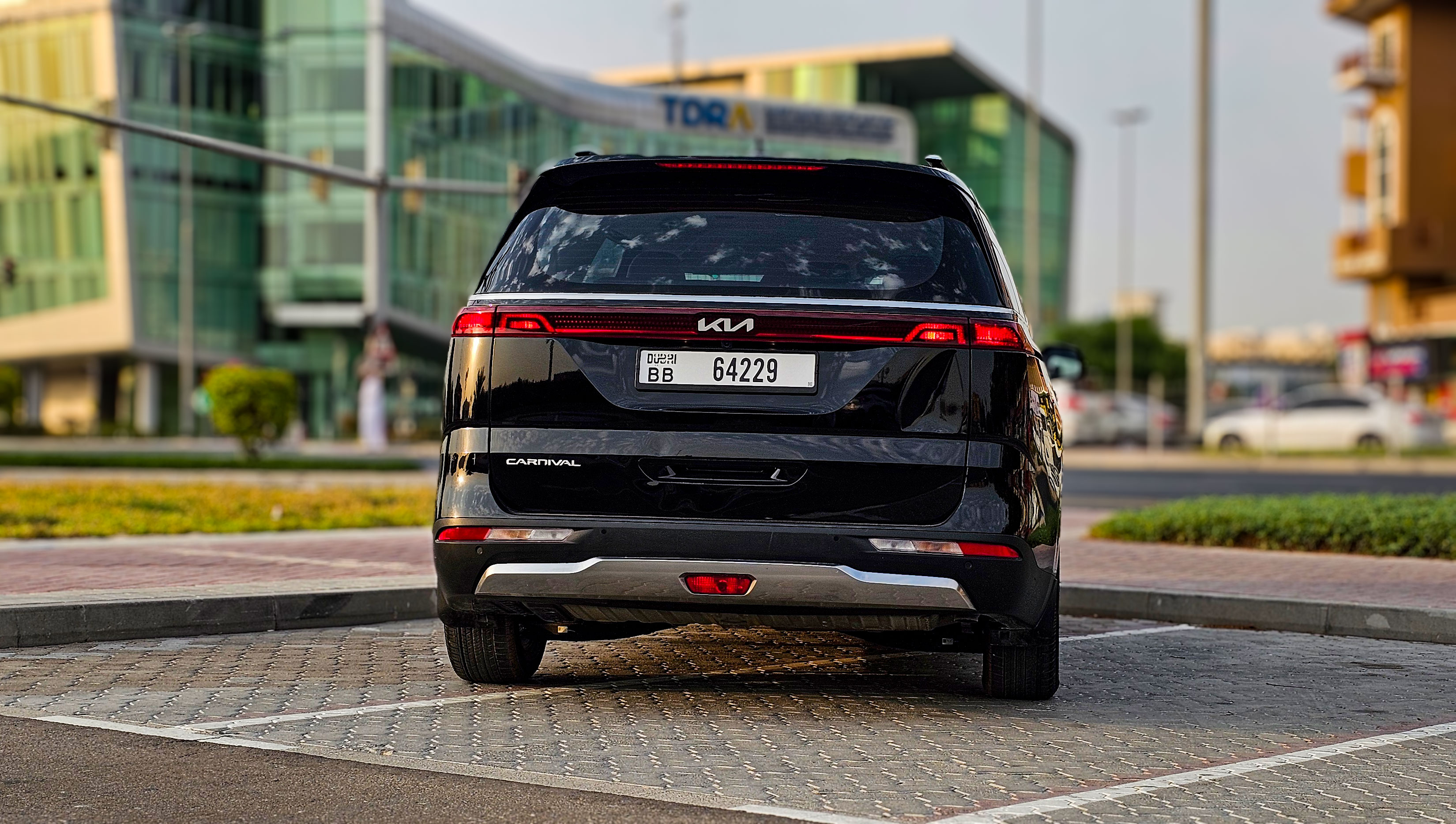 Kia  Carnival  - Image 2