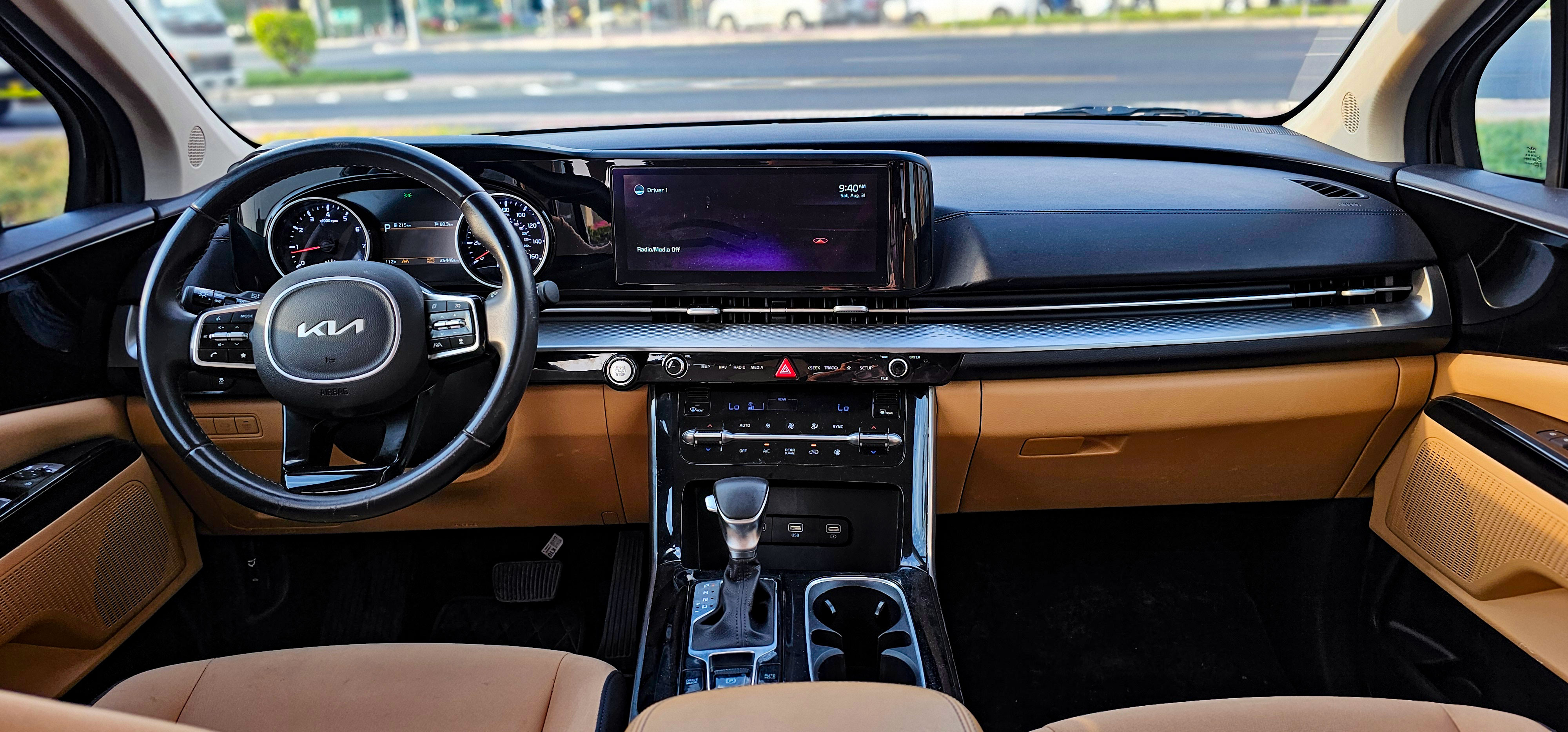Kia  Carnival  - Image 3