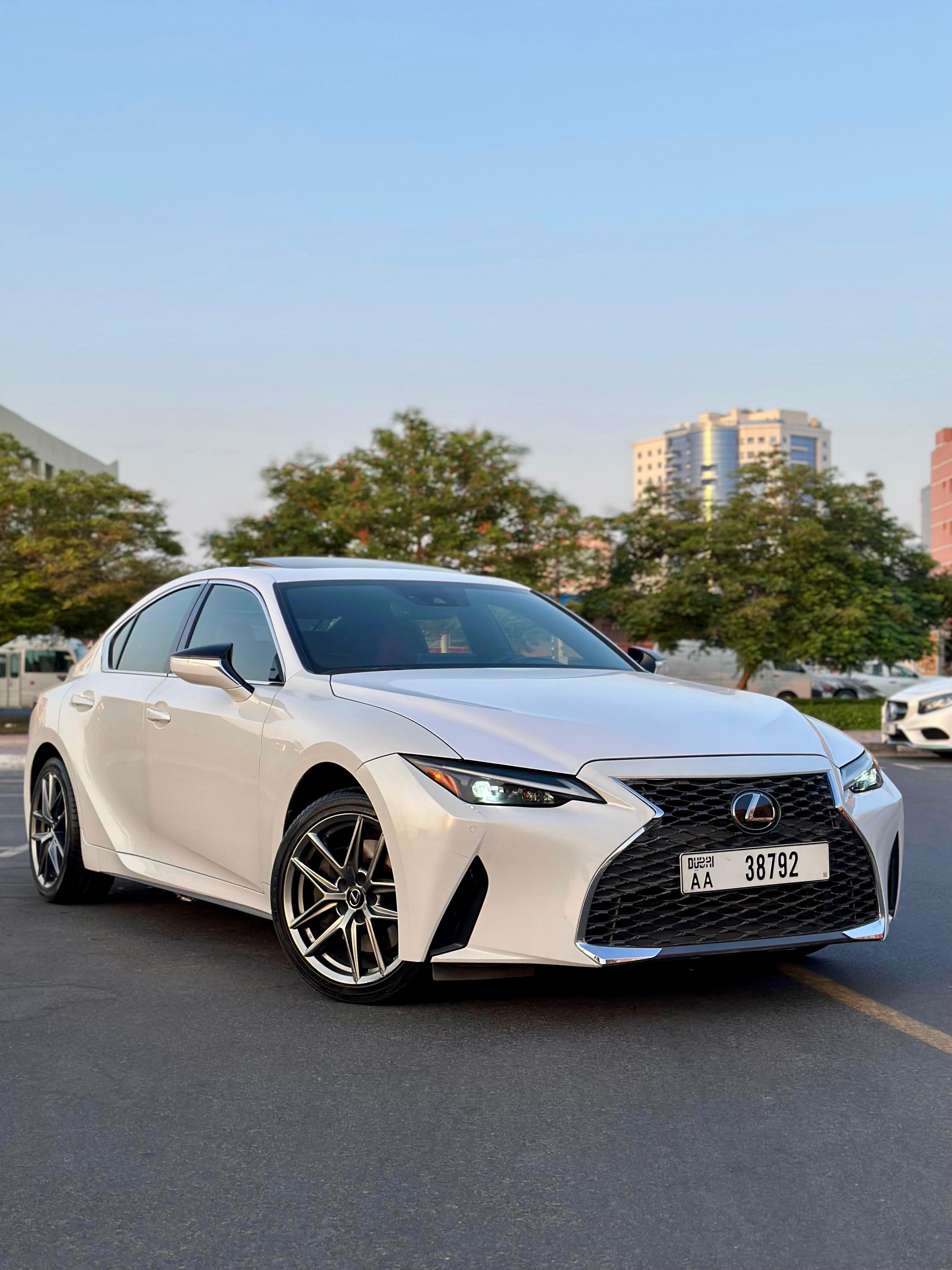 Lexus IS 300 - Image 2