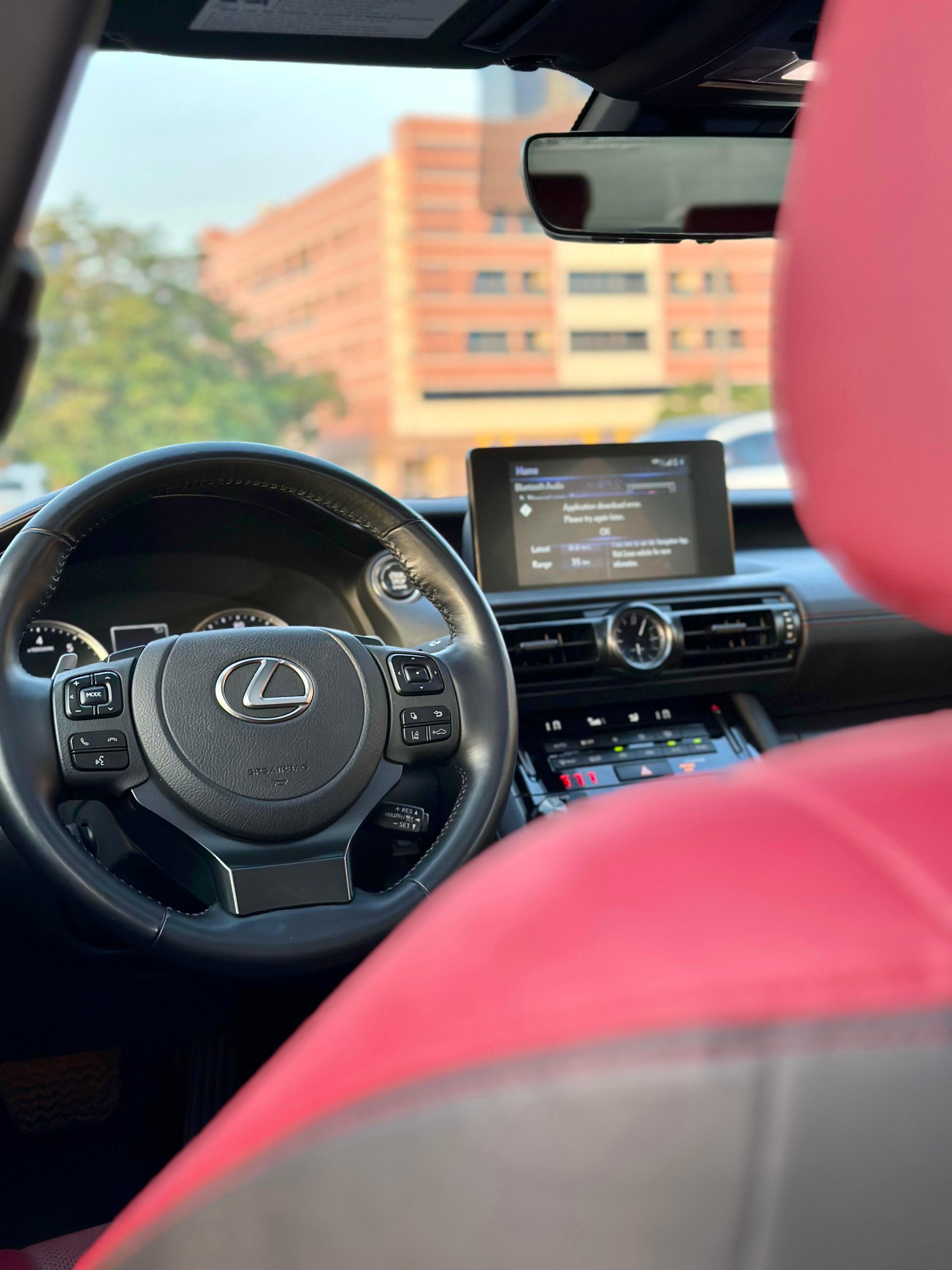 Lexus IS 300 - Image 9