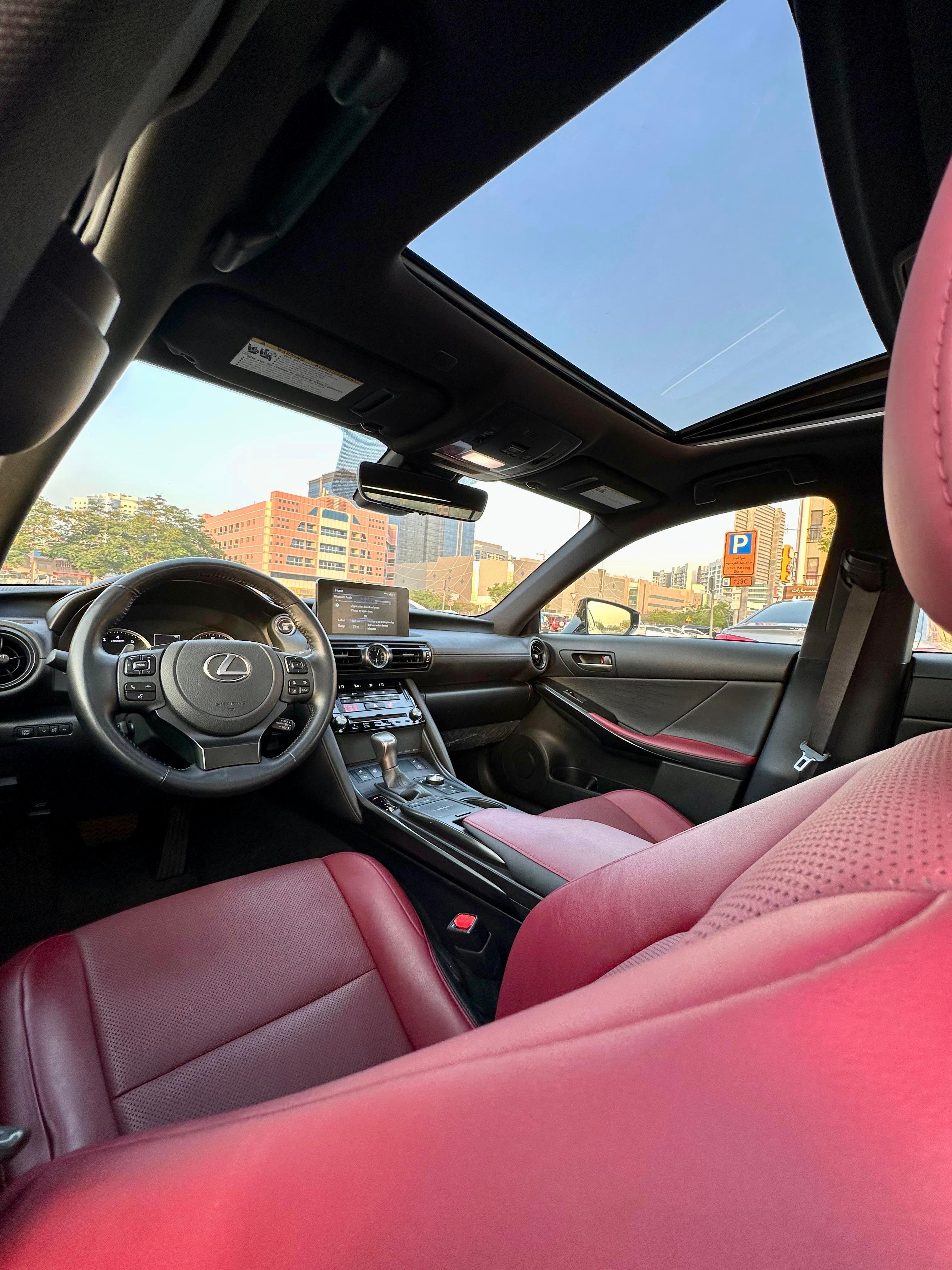 Lexus IS 300 - Image 11